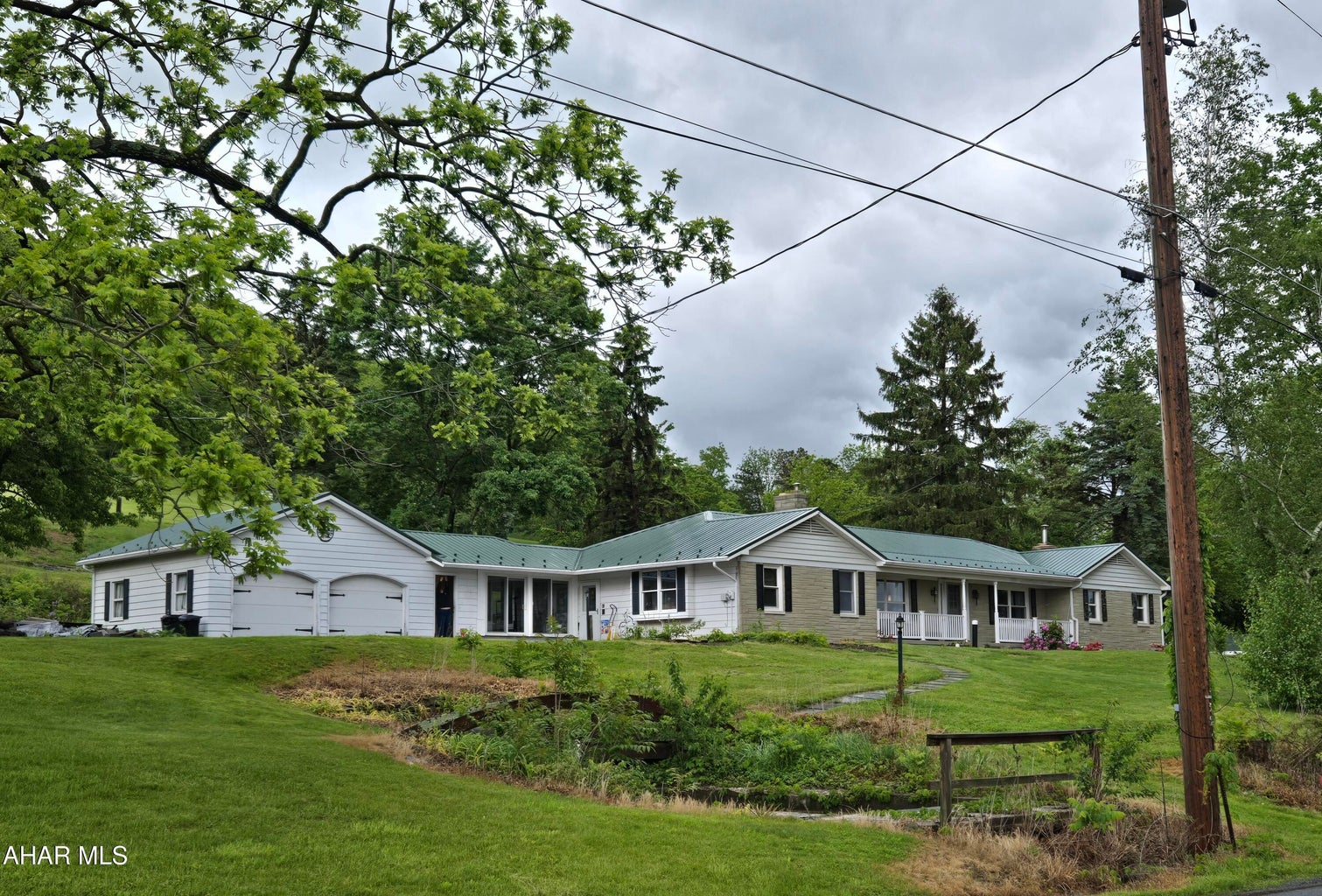 563 Lock Mountain Road, Martinsburg, Blair, Pennsylvania, United States 16662, ,Residential,For sale,Lock Mountain Road,1364 563 Lock Mountain Road, Martinsburg, Blair, Pennsylvania, United States 16662, ,Residential,For sale,Lock Mountain Road,1364