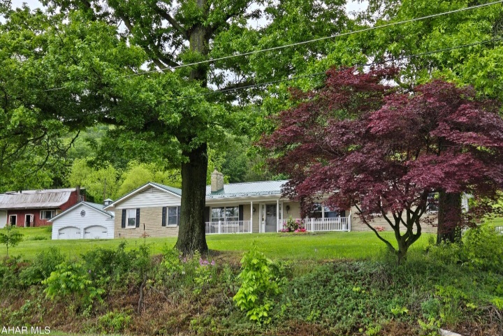 563 Lock Mountain Road, Martinsburg, Blair, Pennsylvania, United States 16662, ,Residential,For sale,Lock Mountain Road,1364 563 Lock Mountain Road, Martinsburg, Blair, Pennsylvania, United States 16662, ,Residential,For sale,Lock Mountain Road,1364