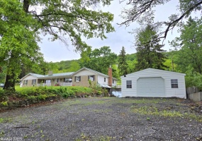 563 Lock Mountain Road, Martinsburg, Blair, Pennsylvania, United States 16662, ,Residential,For sale,Lock Mountain Road,1364