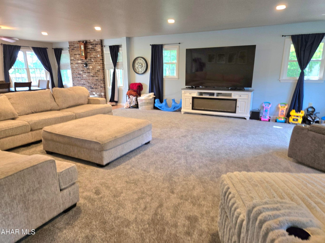 246 Laurel Drive, Bedford, Bedford, Pennsylvania, United States 15522, ,Residential,For sale,Laurel Drive,1365